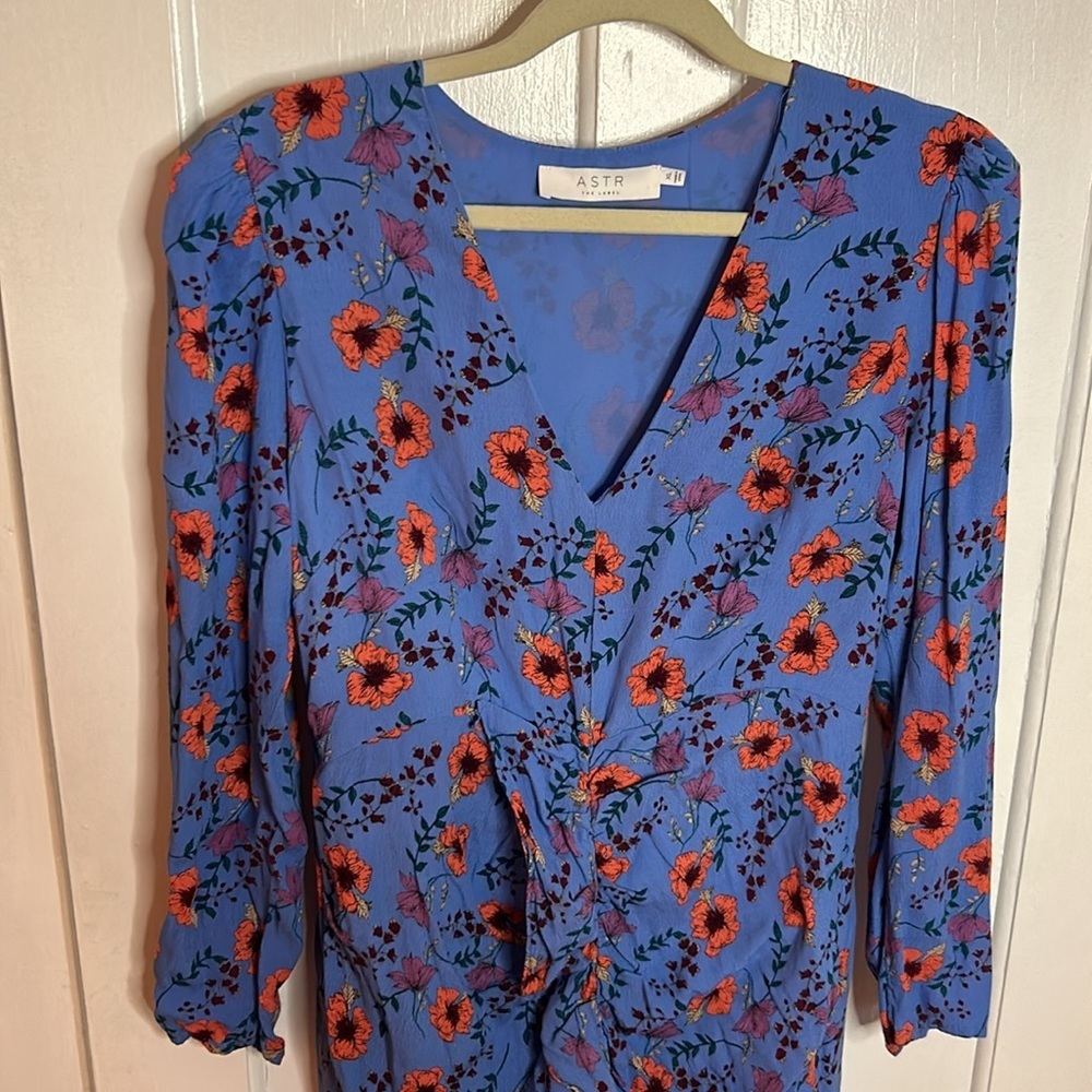 ASTR The Label V Neck Ruched Ruffle Front Long Sleeve Floral Mini Dress - Picture 8 of 13